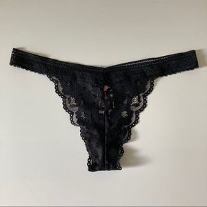 🆕 VS PINK LACIE THONG NWT